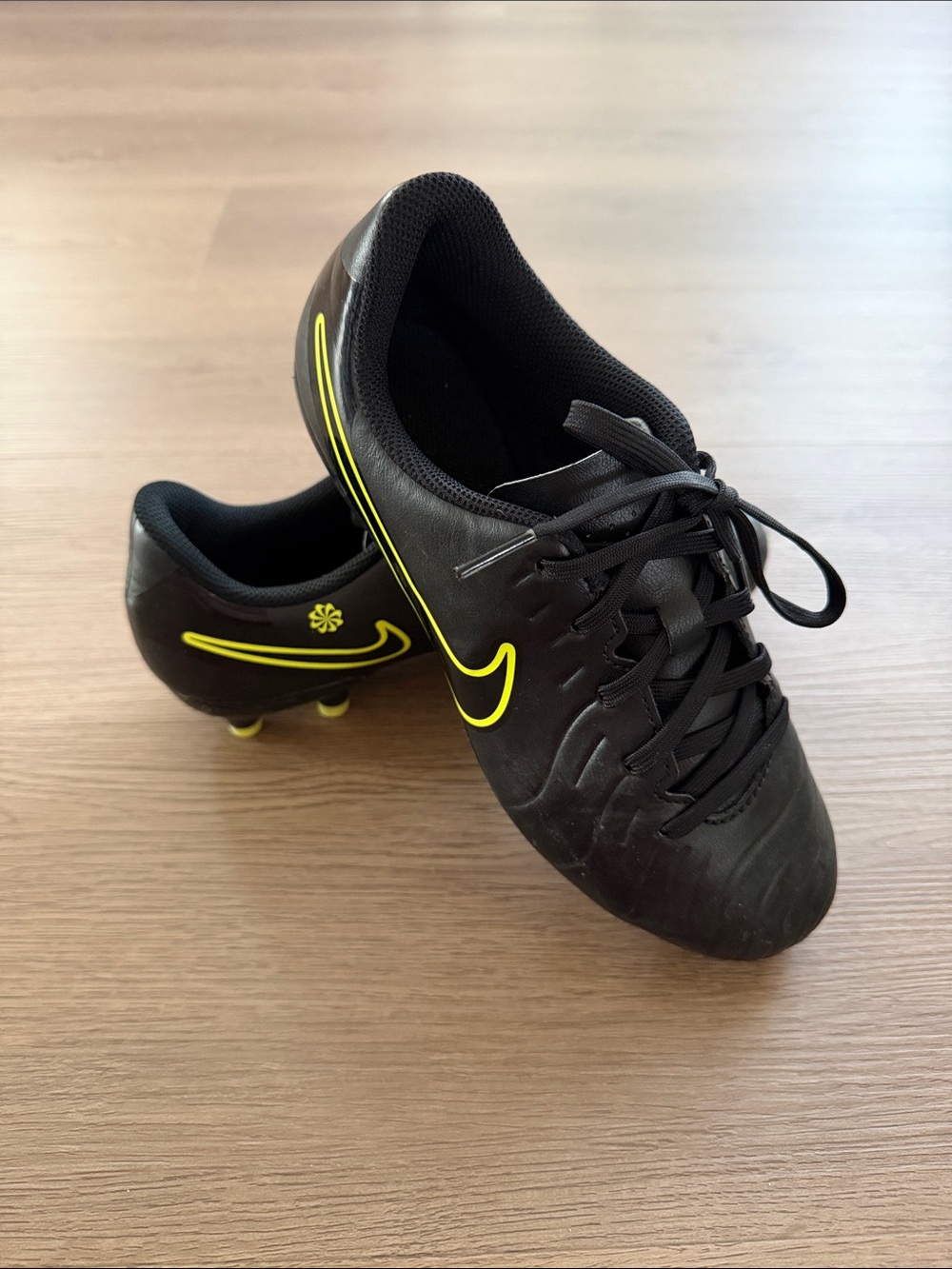 Nike Kids' Tiempo Legend 10 Club FG
Soccer Cleats